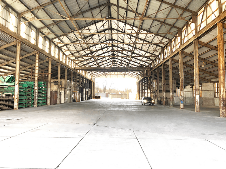 More Photos Of 8100 Mims St, Lorton Distribution For Lease