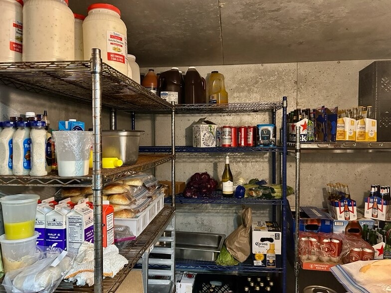 More Photos Of 320 S 8th St, Fernandina Beach Freestanding For Lease