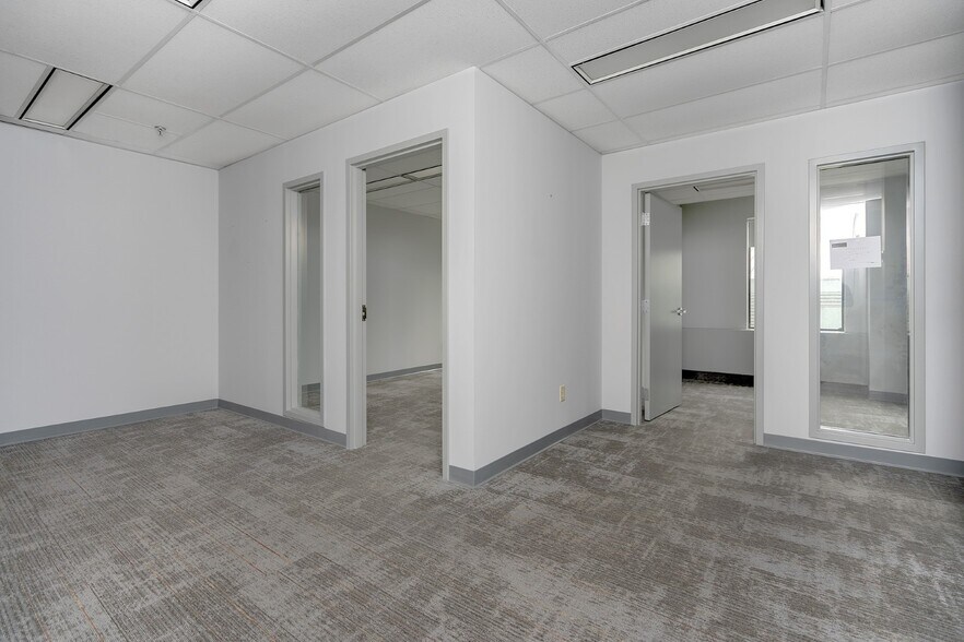 More Photos Of 55-75 Erieview Plz, Cleveland Office For Sale
