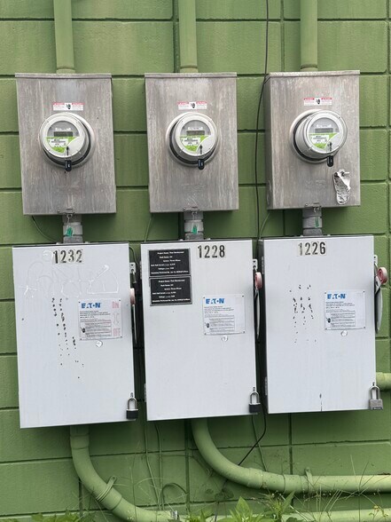 More Photos Of 1226 W University Ave, Gainesville Storefront Retail Office For Lease