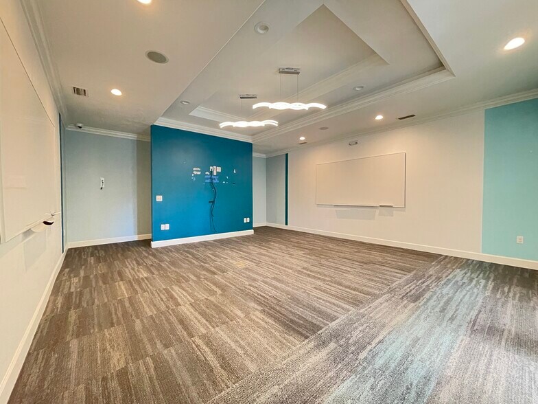 More Photos Of 1701 NW 80th Blvd, Gainesville Office For Sale