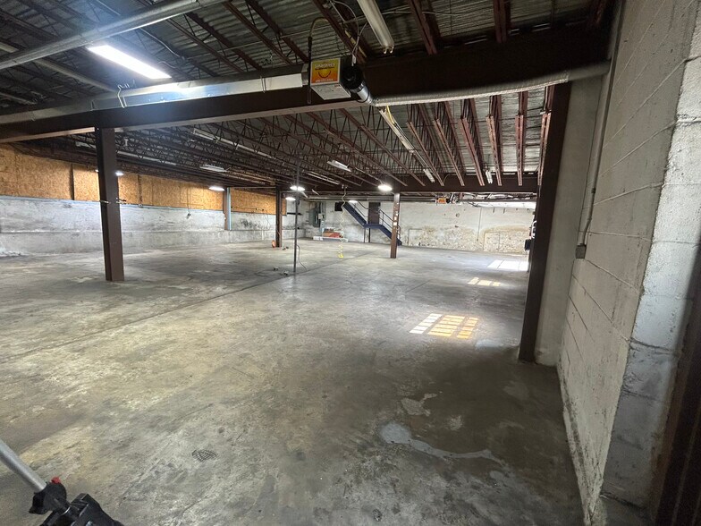 More Photos Of 113-115 N 5th St, Darby Warehouse For Sale