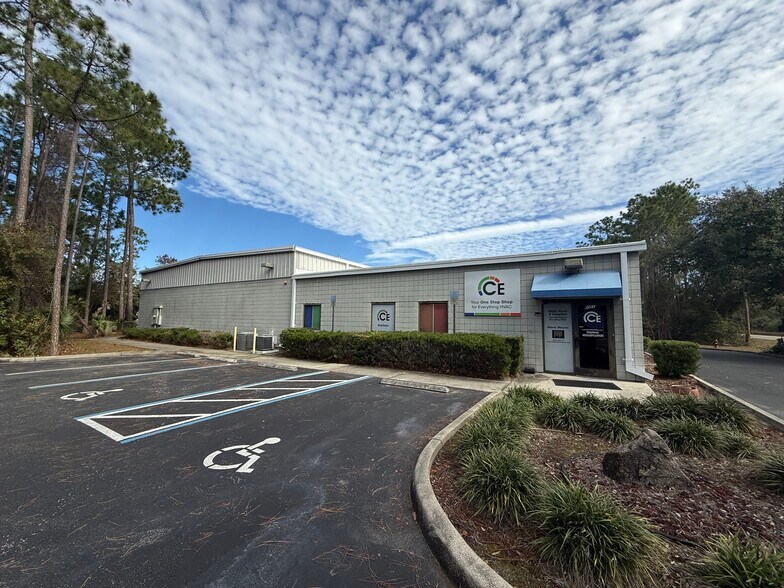 Primary Photo Of 701 Fentress Blvd, Daytona Beach Distribution For Lease