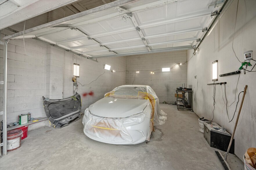 More Photos Of 8705 SE Foster Rd, Portland Manufacturing For Sale