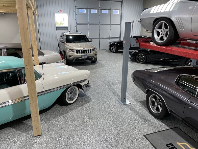 More Photos Of 16765 198th Ave, Big Lake Showroom For Sale