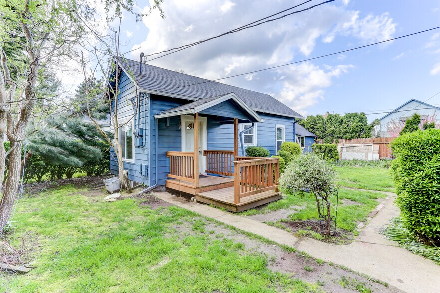 More Photos Of 1512 Franklin St, Vancouver Apartments For Sale