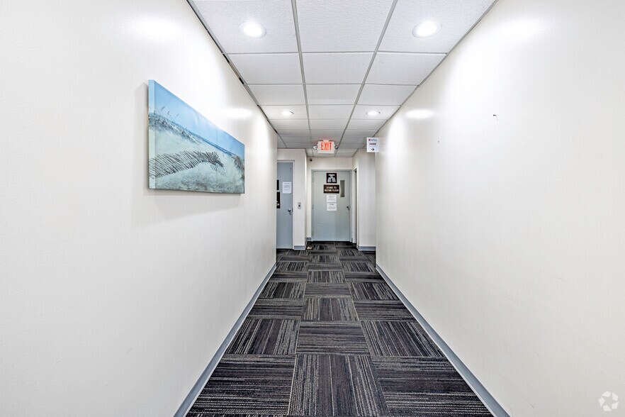 More Photos Of 10 Little Britain Rd, Newburgh Medical For Lease