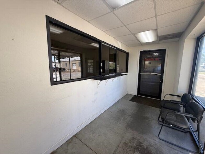 More Photos Of 1107 Reynolds Ave, Greenwood Industrial For Sale