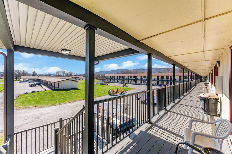 More Photos Of 21507 Seneca Trl, Marlinton Hotel For Sale