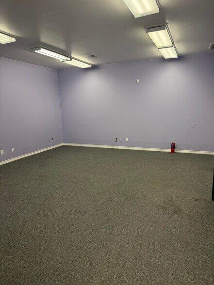 More Photos Of 1650 W Chapman Dr, Sanger Medical For Lease