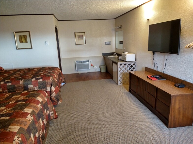 More Photos Of 704 Highway 12 W, Bowman Hotel For Sale