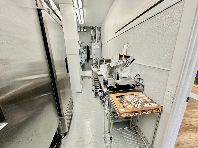 More Photos Of 49 Main St, Westport Storefront Retail Office For Lease