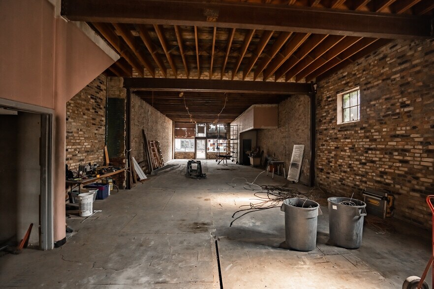 More Photos Of 916 Mainstreet, Hopkins Storefront Retail Residential For Sale