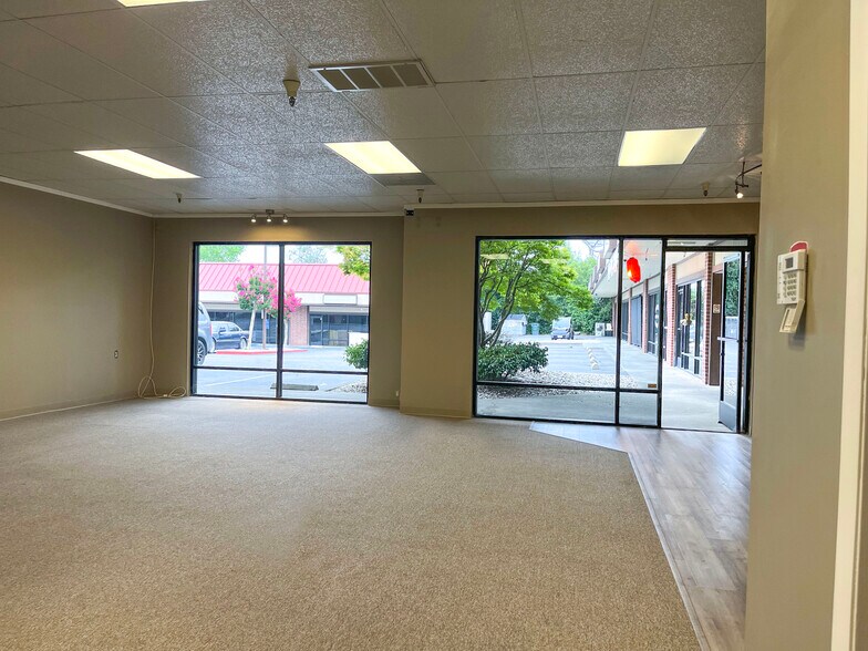 More Photos Of 4076-4086 Grass Valley Hwy, Auburn Storefront Retail Office For Lease