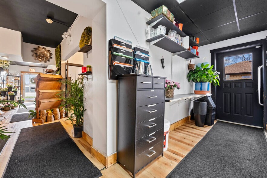 More Photos Of 310 W Irving Park Rd, Wood Dale General Retail For Sale