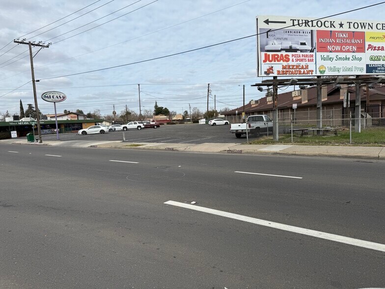 Primary Photo Of 624 N Golden State Blvd, Turlock Land For Lease