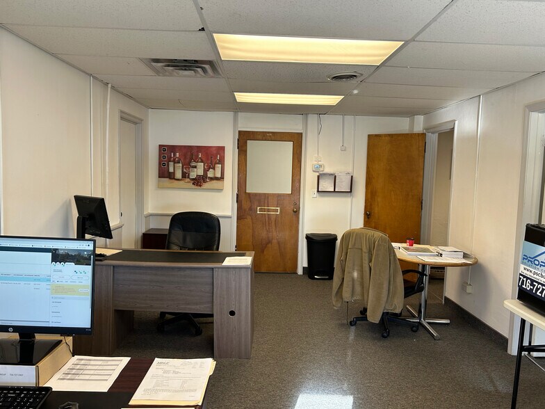 More Photos Of 4 Market St, Lockport Medical For Lease