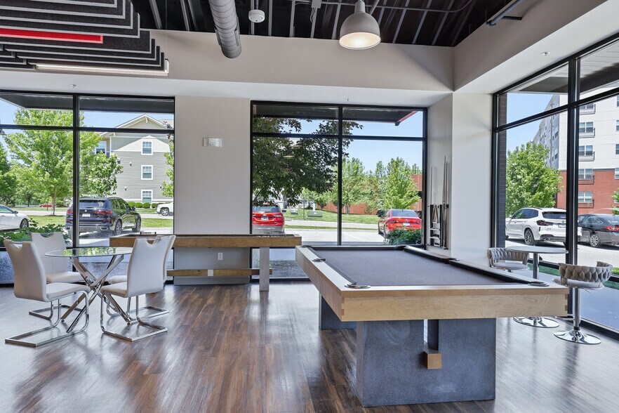 More Photos Of 1010 Enclave Blvd, Edwardsville Apartments For Sale