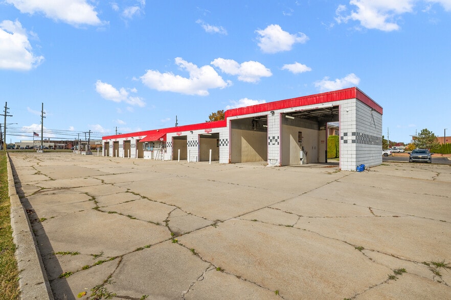 More Photos Of 47720 Gratiot Ave, Chesterfield Carwash For Sale