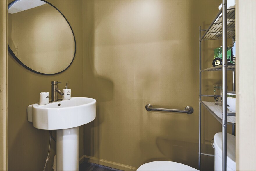 More Photos Of 690 Main St, Vintondale Loft Creative Space For Sale