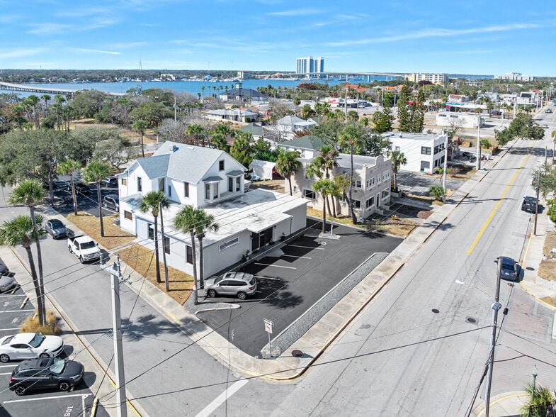 More Photos Of 37 S Halifax Ave, Daytona Beach Schools For Sale