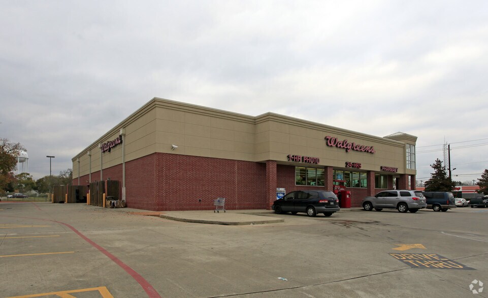 More Photos Of 4016 Highway 3, Dickinson Drugstore For Sale