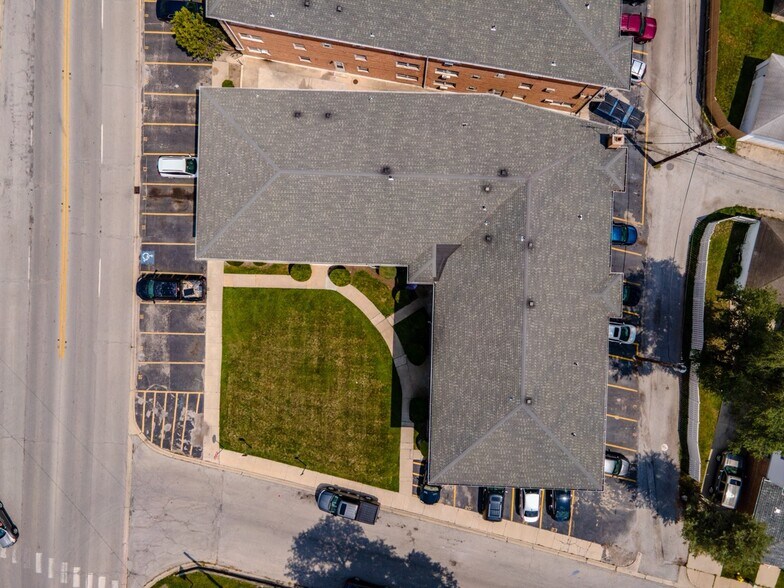 More Photos Of 1025-1049 W Vermont Ave, Calumet Park Apartments For Sale