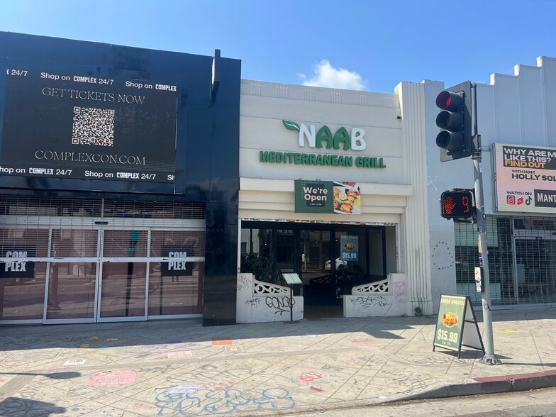 More Photos Of 433 N Fairfax Ave, Los Angeles Restaurant For Lease