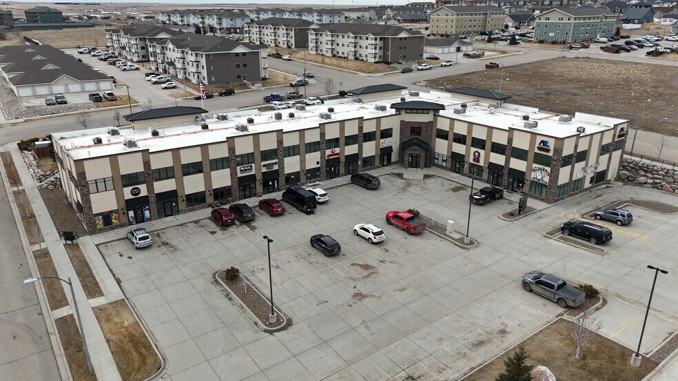 More Photos Of 3210 27th St W, Williston Office For Lease