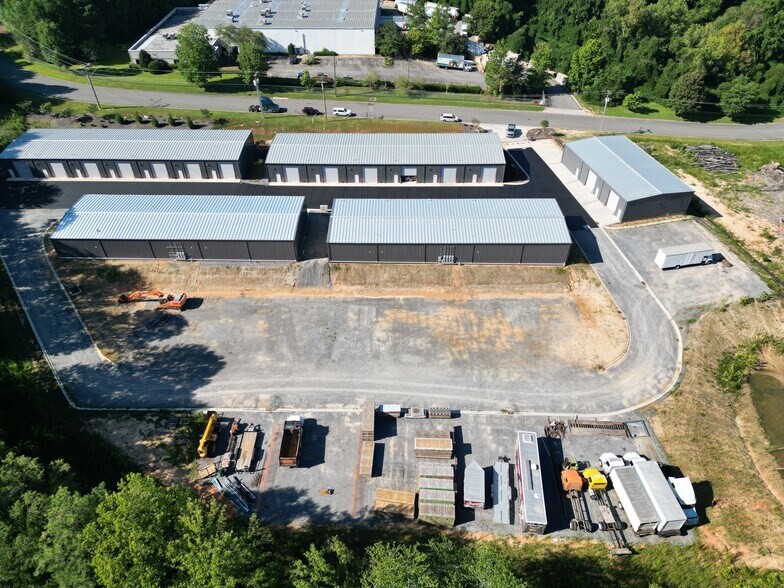 More Photos Of 1850 Chespark Dr, Gastonia Warehouse For Lease