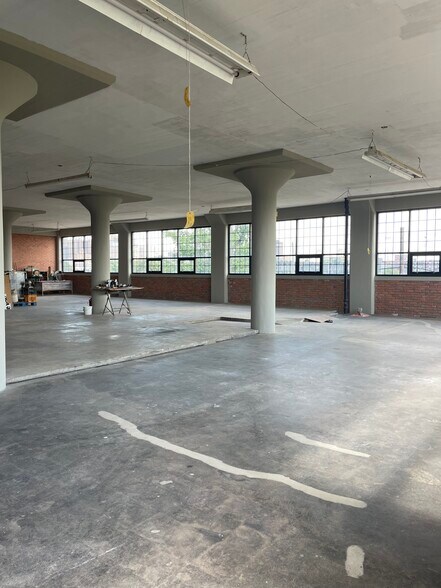 More Photos Of 2600 Cochrane St, Detroit Warehouse For Sale