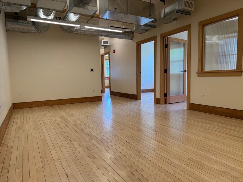 More Photos Of 120 Shelton McMurphey Blvd, Eugene Office For Lease