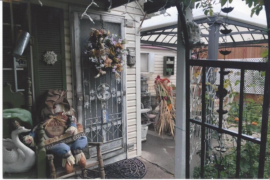 More Photos Of 4615 S Santa Fe Dr, Englewood Service For Sale