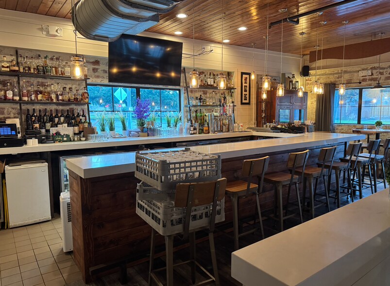 More Photos Of 101 Heights Blvd, Houston Restaurant For Sale