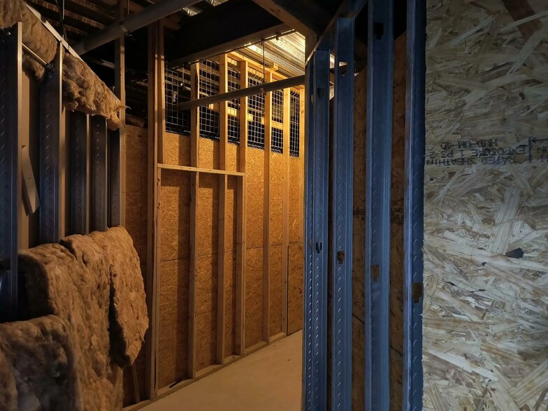 More Photos Of 123-125 N Main St, Crown Point Loft Creative Space For Sale