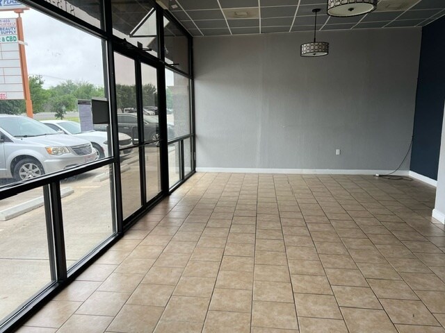 More Photos Of 403 E Stan Schlueter Loop, Killeen Freestanding For Lease