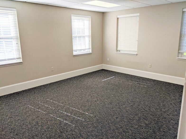 More Photos Of 1300 Metropolitan Blvd, Tallahassee Office For Lease