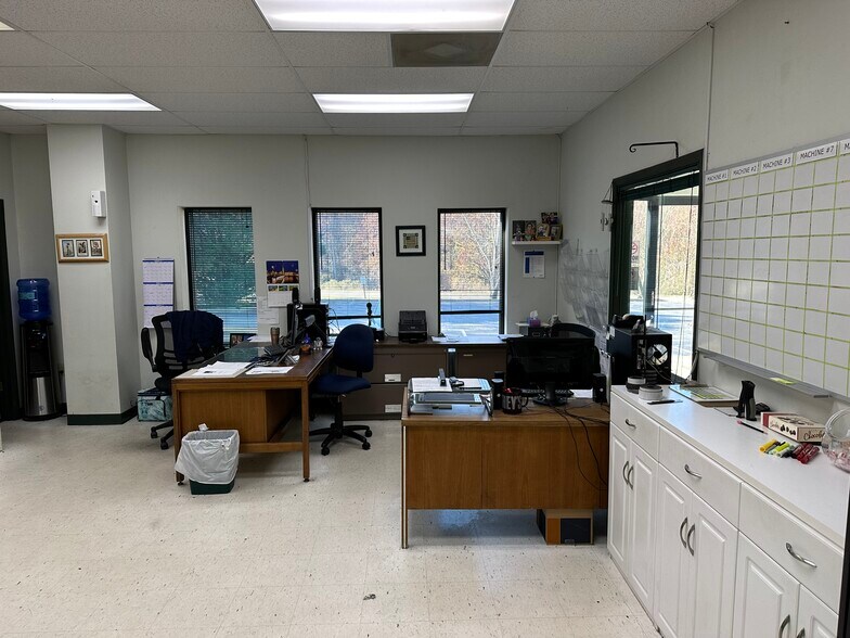 More Photos Of 530 Old Post Rd, Gaffney Industrial For Lease