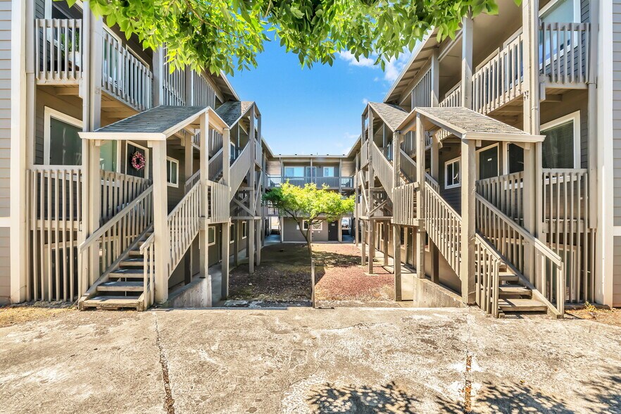 More Photos Of 2520 Hyacinth St NE, Salem Apartments For Sale
