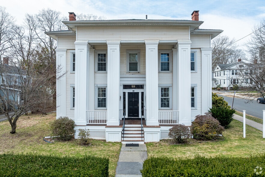 Primary Photo Of 109 Broad St, Middletown Office Residential For Lease