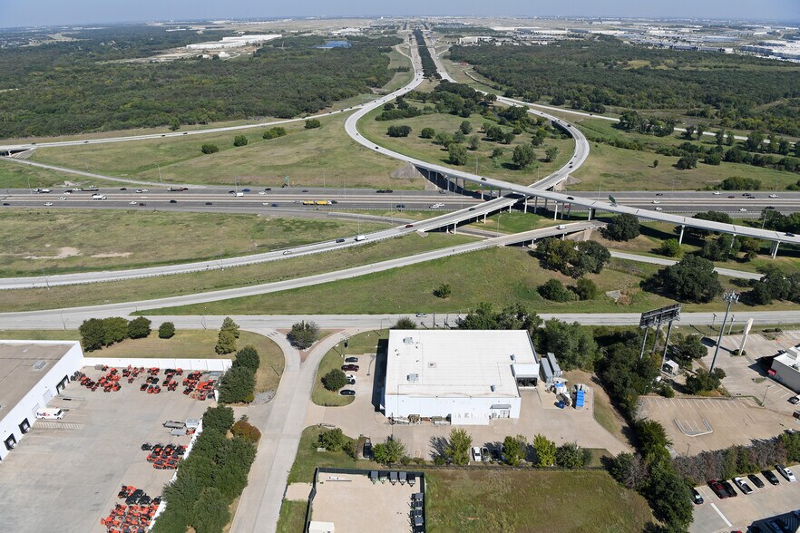 More Photos Of 4924 Cambridge Rd, Fort Worth Distribution For Lease