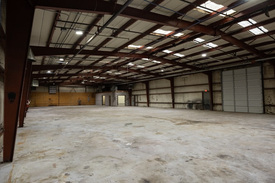 More Photos Of 901 SW 4th Ave, Amarillo Warehouse For Lease
