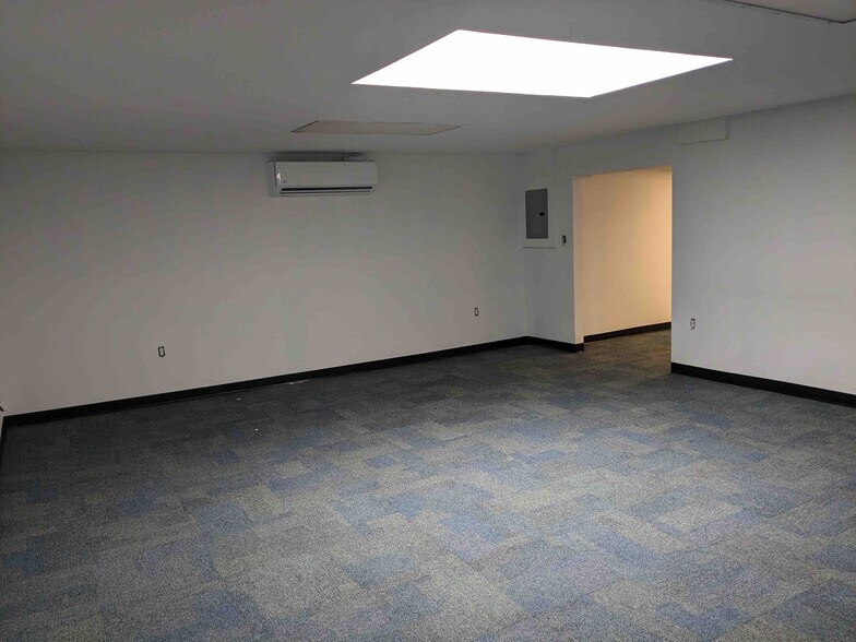 More Photos Of 18-17 42nd St, Astoria Light Distribution For Lease