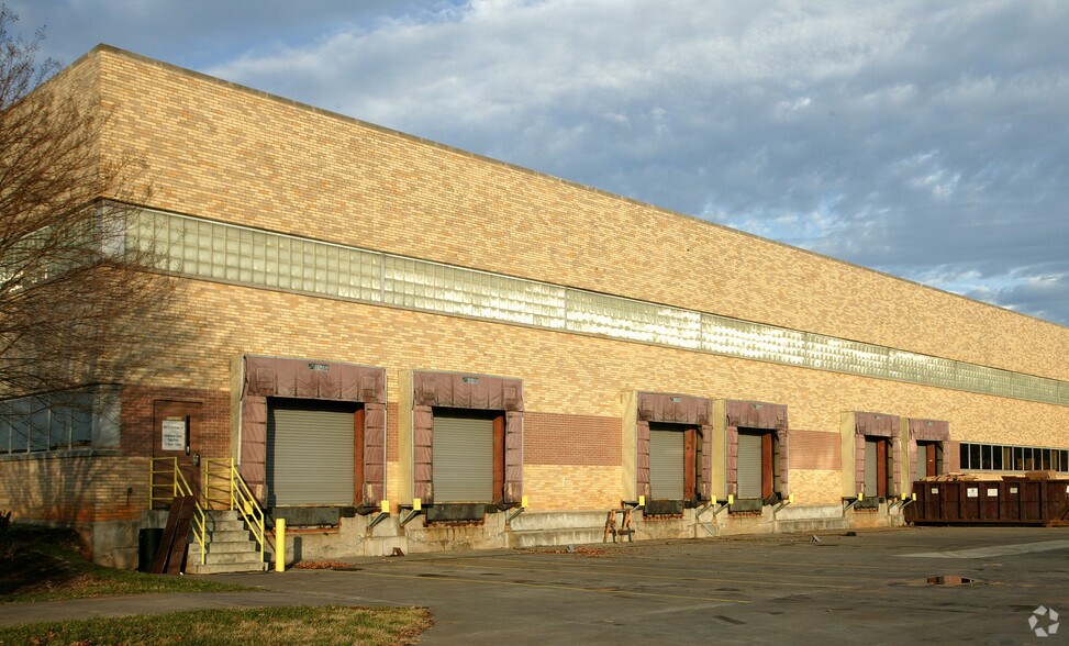 More Photos Of 3304 Old Lexington Rd, Winston-Salem Manufacturing For Lease