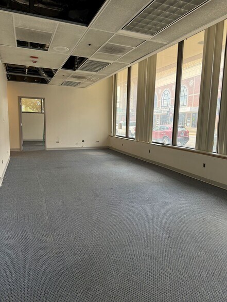 More Photos Of 8 E Galena Blvd, Aurora Office For Sale