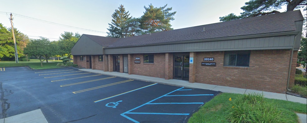 More Photos Of 20244 Farmington Rd, Livonia Medical For Lease