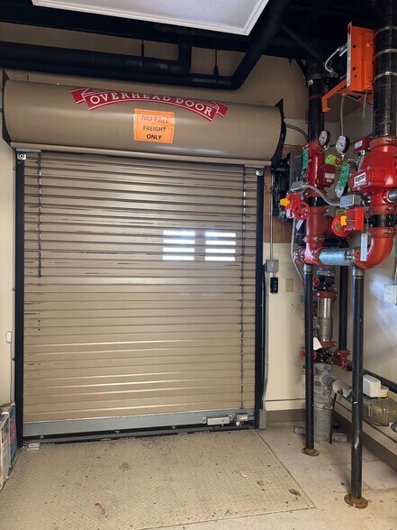 More Photos Of 2735 E Tudor Rd, Anchorage Office For Sale