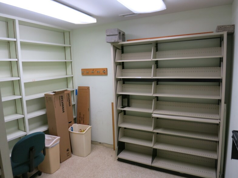 More Photos Of 920 Lawn Ave, Sellersville Medical For Sale