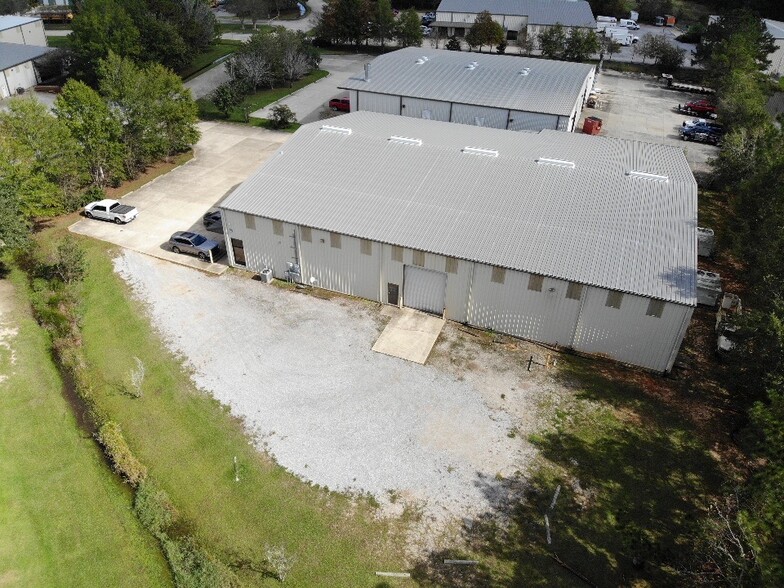 Primary Photo Of 706 Deer Cross Ct W, Madisonville Warehouse For Lease