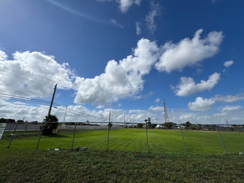 More Photos Of 10721 138th Street, Hialeah Land For Lease